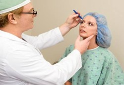 Yang Perlu Diperhatikan Saat Memilih Dokter Bedah Plastik