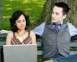 Bahaya Mengungkapkan Masalah Asmara di Facebook