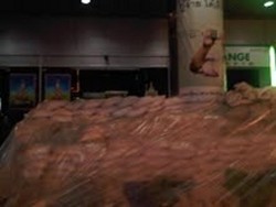 Kota Bangkok Dikepung Karung Penahan Banjir