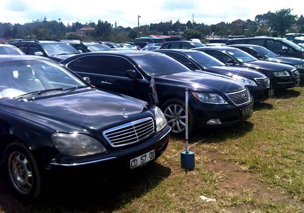 Mobil Mewah di Akad Nikah Ibas-Aliya