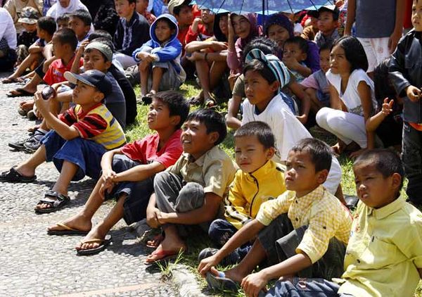 Ribuan Warga Saksikan Akad Nikah Ibas & Aliya