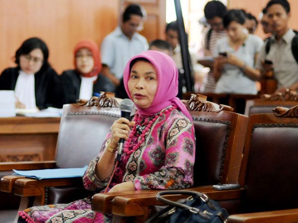 Janda Irzen Octa Bersaksi Janda Irzen Octa Bersaksi