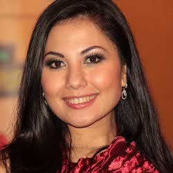 Sibuk, Emma Waroka Bulan Madu di Lokasi Syuting