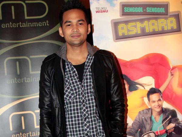 Gaya Cool Tengku Wisnu