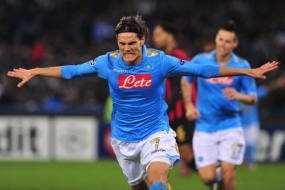 Cavani Cuma Mau di Napoli