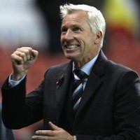 Pardew: Atmosfer Old Trafford Bakal Menyulitkan