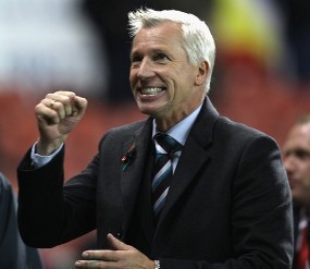 Pardew: Atmosfer Old Trafford Bakal Menyulitkan