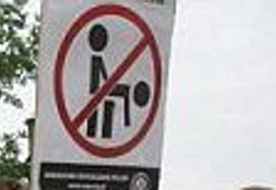 Rambu-rambu Gay Dilarang Bercinta Diresmikan di Polandia