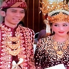 Air Mancur Coklat Setinggi 4 Meter Hiasi Pernikahan Ibas-Aliya