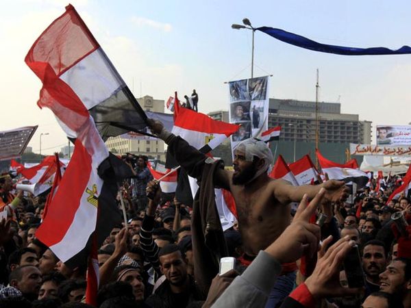 Demonstran Mesir Tolak Kamal Al-Ganzuri 