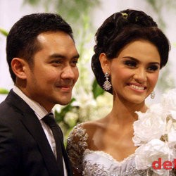 Prabu Revolusi Nikahi Zee Zee Shahab, Ivan Gunawan Nangis