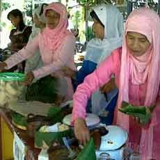 Karang Werda Gelar Dapoer Omoem Tempoe Doeloe