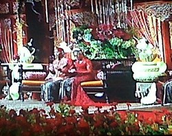 Dekorasi Nan Romantis di Resepsi Ibas & Aliya