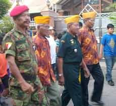 Peringati 1 Muharram, Pelajar Mlaku Bareng Veteran