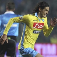 Cavani Selamatkan Napoli