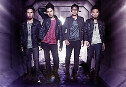 Rayakan Ultah ke-6, Drive Menghibur di Panti Asuhan