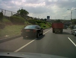 Bahu Tol Hanya untuk Darurat Tanpa Kecuali!