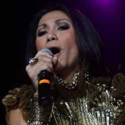 Konser Kilau Anggun Berlangsung Meriah