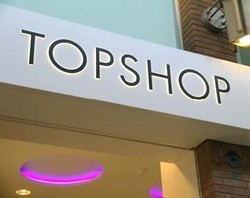 Rugi, Pemilik Topshop Akan Tutup 260 Tokonya