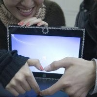 Demi Cinta, Pelajar Rakit iPad Rp 1 Juta 