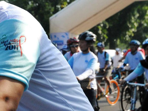 Sepeda Santai Ramaikan Hari Aids