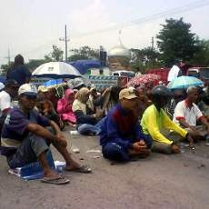 Surat Pernyataan Ditandatangani Bupati, Blokade di Porong Diakhiri