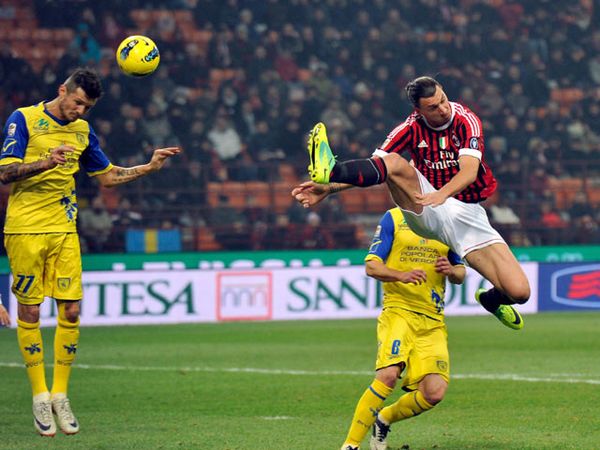 Milan Hancurkan Chievo Verona