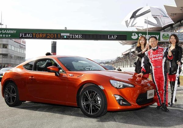 Toyota 86 Diluncurkan