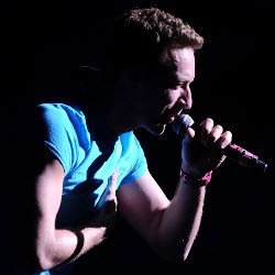 Chris Martin Tak Bisa Nyanyi Tanpa Coldplay