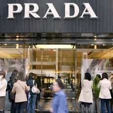 Sukses Jualan di Asia, Prada Raup Laba Rp 3,3 Triliun