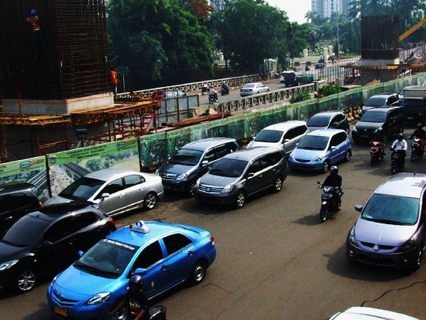 Pembangunan Flyover Macetkan Casablanca