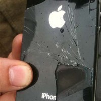 iPhone 4 Terbakar, Apple Diminta Terbuka