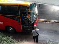 TransJ Tabrak Halte Halte Dukuh