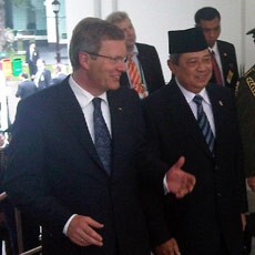 SBY Sambut Kedatangan Presiden Jerman