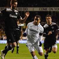 Kalah di Kandang, Spurs di Ujung Tanduk