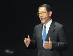 Bos Toyota Senang Bau Bensin