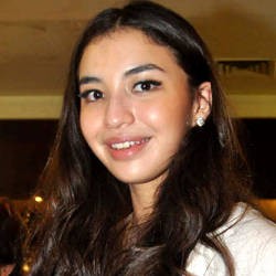 Manohara: Tendangan Beckham Selalu Pas!