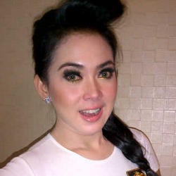 Disukai Masyarakat, Syahrini Pertahankan Jambul Khatulistiwa