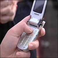 Anggota DPR Sibuk, Rapat Kasus Pencurian Pulsa Mundur