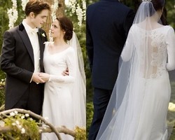 Fans Twilight Pura-pura Tunangan Demi Coba Gaun Bella