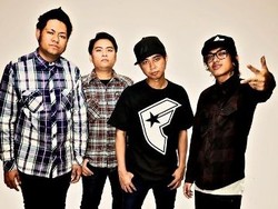Diproduseri Gitaris Superglad, Tebar Pesona Rilis Album Kedua