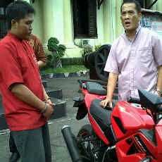 Tagih Cicilan, Debt Collector Malah Curi BlackBerry