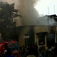 Toko Bening Elektronik Ludes Terbakar