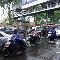 Tips Berkendara Saat Hujan