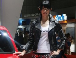 Gadis-gadis Manis di Tokyo Motor Show