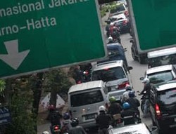 Busway Bukan Solusi Mengatasi Kemacetan