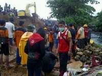 Proses Pencarian Korban Tembok Ambruk di Makassar Distop Sementara