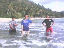 Wisata Bahari  Pantai Pasir Putih Trenggalek 