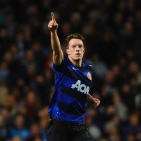 MU Menang Tipis di Villa Park