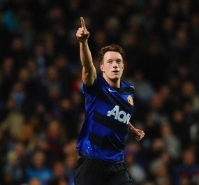 MU Menang Tipis di Villa Park